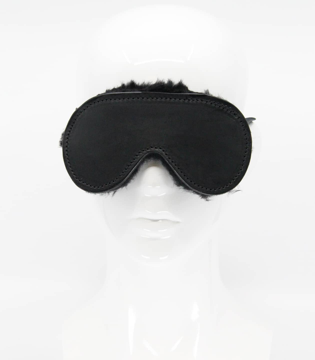 BLI004 - Love in Leather