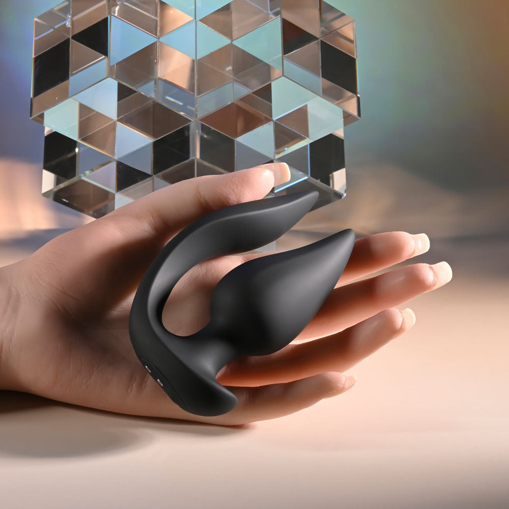 Evolved THE GENIE -  11.2 cm USB Rechargeable Vibrating Plug with Wireless Remote